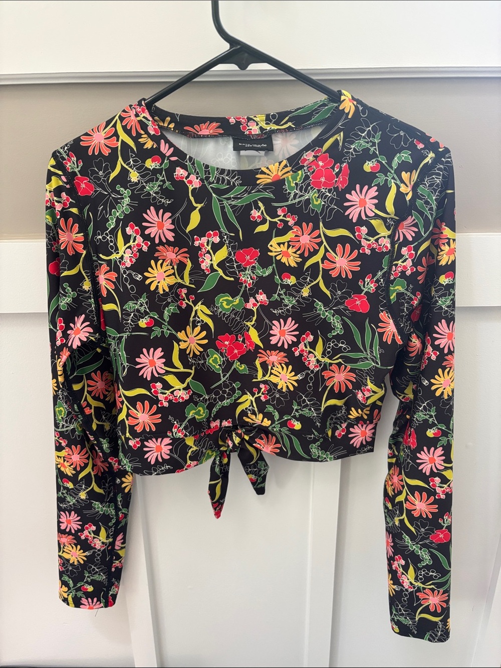 Kate Spade NY Rooftop Garden Cropped Long Sleeve Rash Guard Top  - medium?